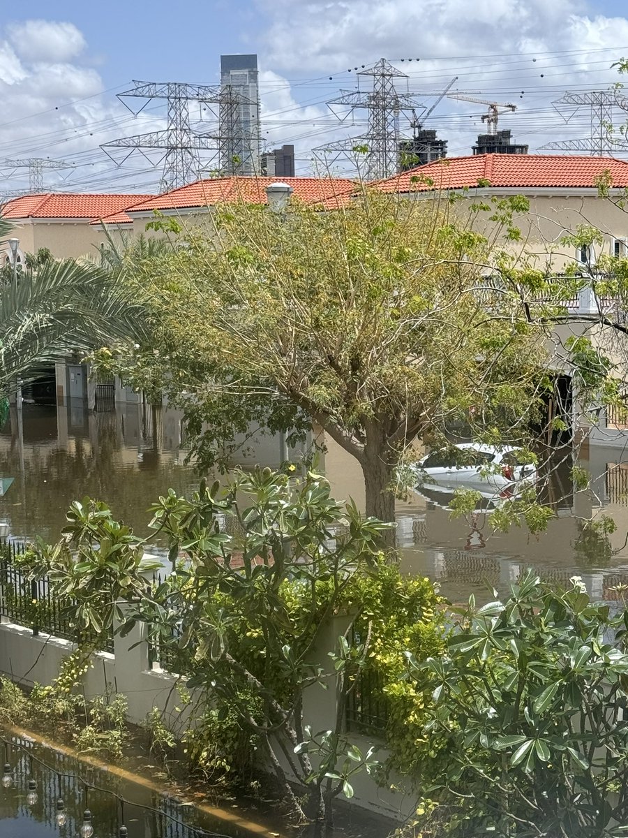 MKhamisBaker's tweet photo. @NKLCommunities Are you planning to take any actions to help resolve the flood issue caused by your bad infrastructure and drainage system? The water is one meter high, and we are locked in our villa, surrounded by water, in Jumeirah Park. https://t.co/Wht70nlQ0g