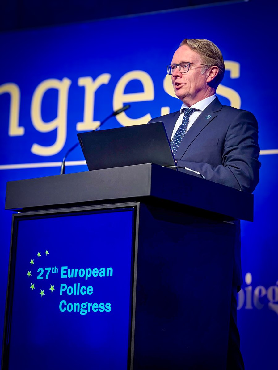 “Only together can we face the challenges in Europe effectively” - #Frontex Executive Director @LeijtensFrontex tells the European Police Congress in Berlin today. He also stressed that safeguarding #EU borders can only go hand-in-hand with protecting fundamental rights #EPK2024…