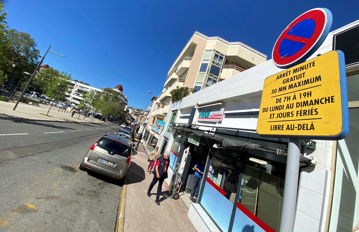 Fin des arrêts minutes dans le centre-ville, de nouvelles rues payantes... Ce qui va changer côté stationnement à Cagnes-sur-Mer ➡️ l.nicematin.com/MV1