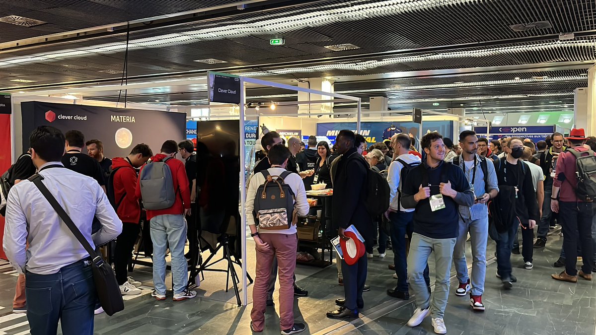 Merci d’être venue en nombreux sur le stand de @clever_cloud après la Keynote ! 🥰