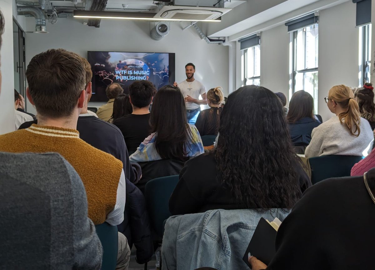 the_MPA's tweet photo. 'How Does #Publishing Work?' - Day 1 of The #PublishingEffect begins with an intro from Elaine Ellis, Membership Manager, MPA and 'WTF is Music Publishing?' from @SentricMusic.
Contact Nicky.Ojomo@mpagroup.com to join the waiting list for our June course.
#workinmusic #musiccareers