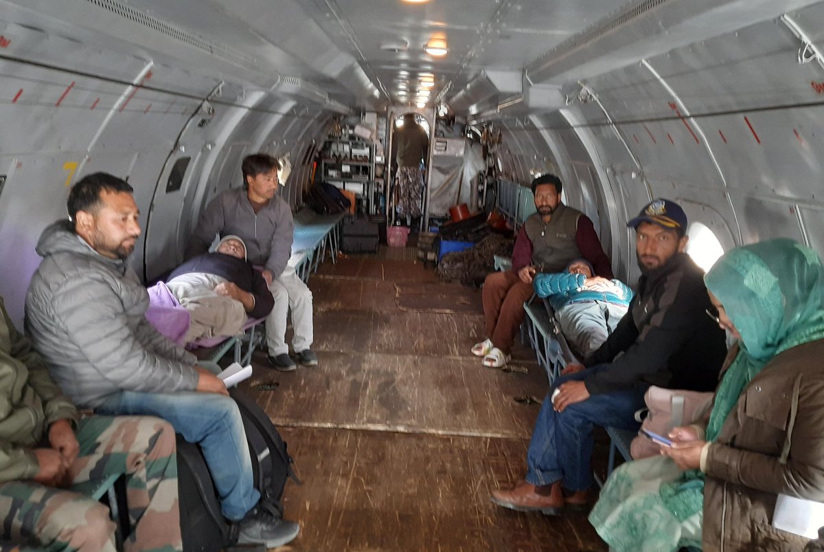 An #IAF An-32 transport aircraft evacuated two civilian patients from #Kargil to #Srinagar today morning.

The patients, who were in need of immediate medical help, sought IAF assistance through the local civil admin.

#HarKaamDeshKeNaam