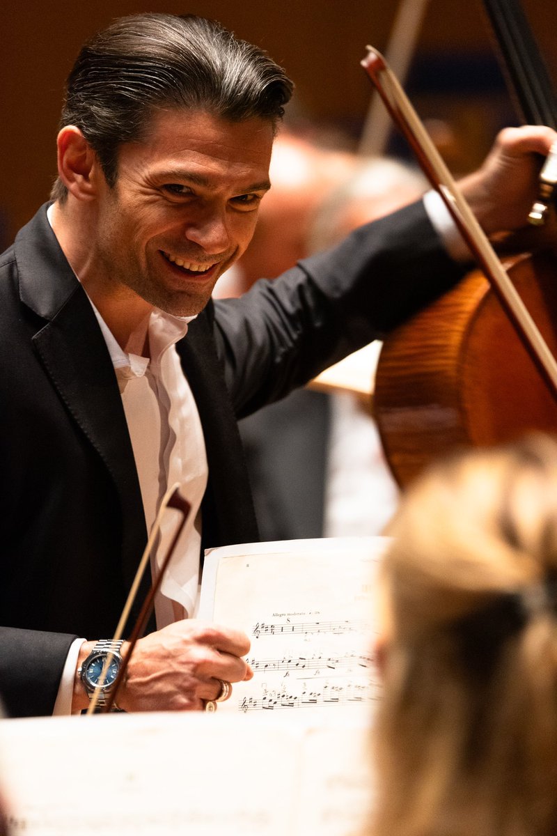 🎶On tour ! Hier soir @tonhalle_d Düsseldorf #PeterPopelka & @viennasymphony En route pour Berlin @BerlinPhil ce soir ! 📷 (c) rabaukenhai.photos