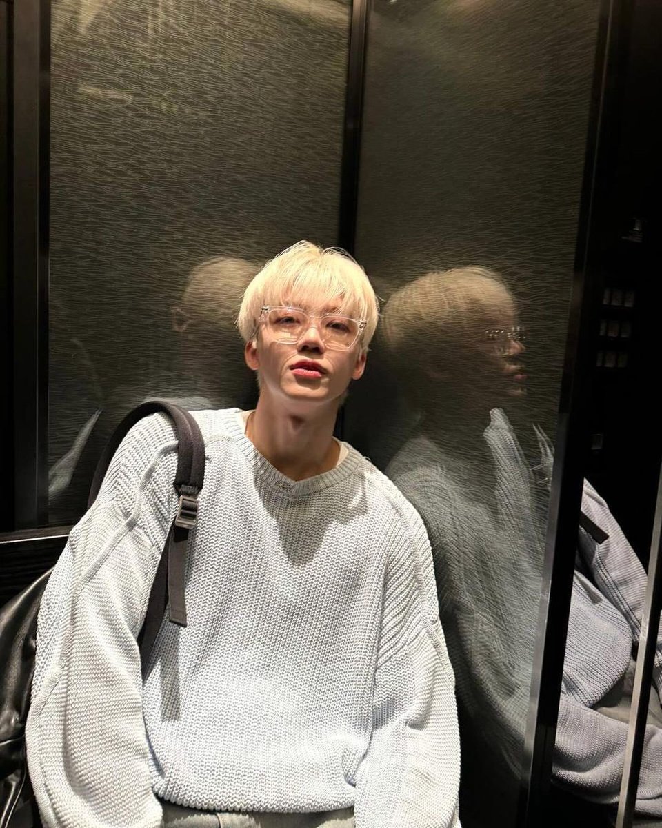 my25thofaugust's tweet photo. save me lelaki soft spoken family man major green flag yang gak masalah buat masak cuci piring literally man written by women trus sayang kucing dan berkacamata save me na jaemin save me https://t.co/dKPOw9C4Bn