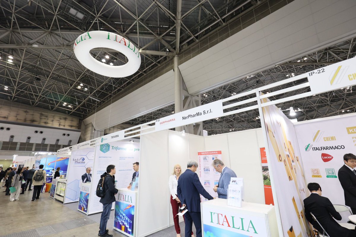 Inaugurata oggi la Convention on Pharmaceutical Ingredients (CPHI), la più importante manifestazione itinerante del settore. Presenti 20 aziende 🇮🇹 nell’”isola Italia” allestita da @ITATokyo_ per promuovere e valorizzare uno dei settori di traino delle esportazioni 🇮🇹 in 🇯🇵.