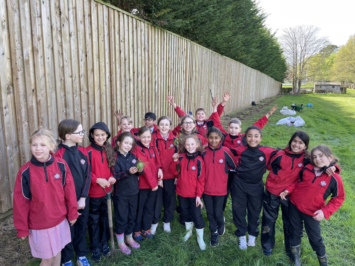 BGS_Outdoors's tweet photo. Year 5 were getting stuck into the tree planting yesterday amid the rain and hail showers. A successful session with over 100 trees planted so far! The wildlife hedge is really starting to take shape. @BishopsgateSch https://t.co/vz2PzG08FW