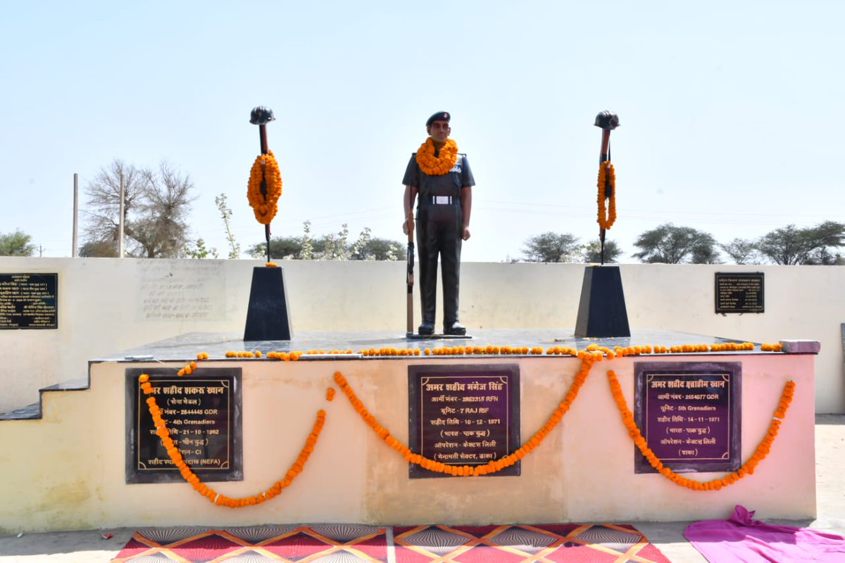 <a href="/Radhemahwa/">Radhe Meena</a> भाई हाथों में हल्दी लगा के रखा है... फिलहाल उसी में ध्यान दो .... 
ध्यान रखना👉 यदि तुम्हारा यही रवैया रहा तो तुम्हारी दुकान पूर्व सैनिक ही बंद करेंगे... पहले भी तुम्हें कहा है पूर्व सैनिकों के लिए क्या हो रहा है और क्या नहीं ??? इसकी चिंता करने वाले बहुत है.... 
तुम युवाओं को