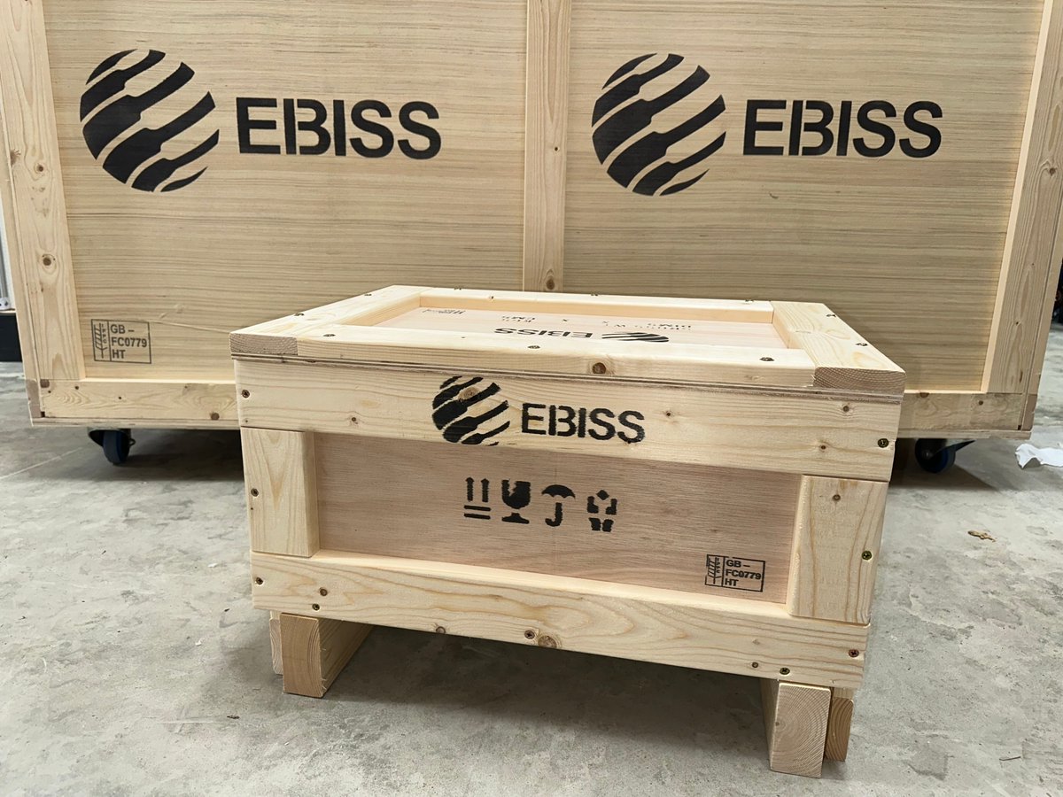 How do you like YOUR art or equipment shipping crates - with wheels or legs? 😊 Whatever the size, whatever the destination, whatever you are shipping - we can provide the perfect crate solution for you! All you have to do is call! ☎️📲📞📢