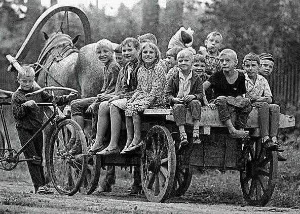 Эти дети знали из СССР,что Страна о них позаботится и каждый последующий год будет лучше предыдущего👍🥰