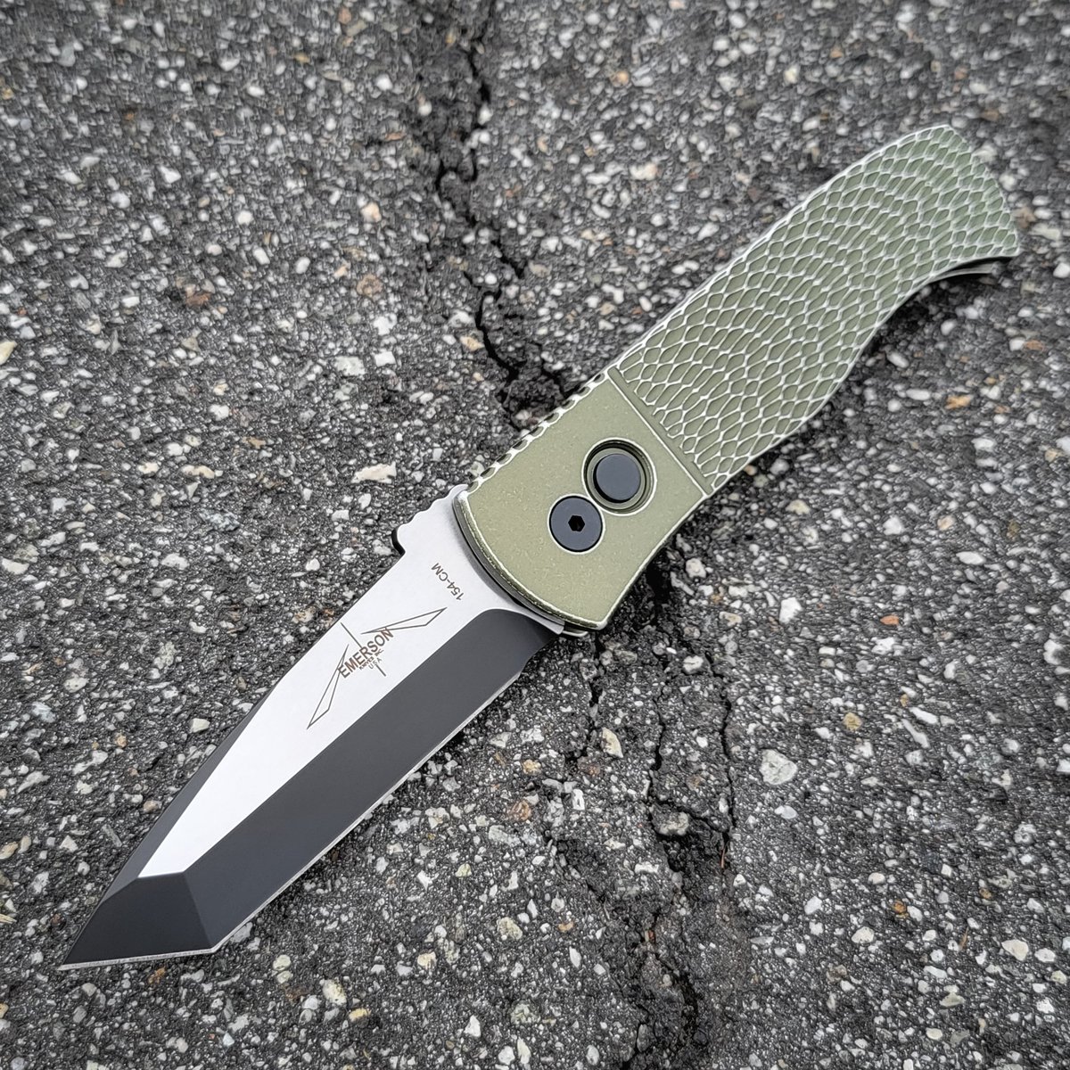 Pro-Tech Knives tweet media