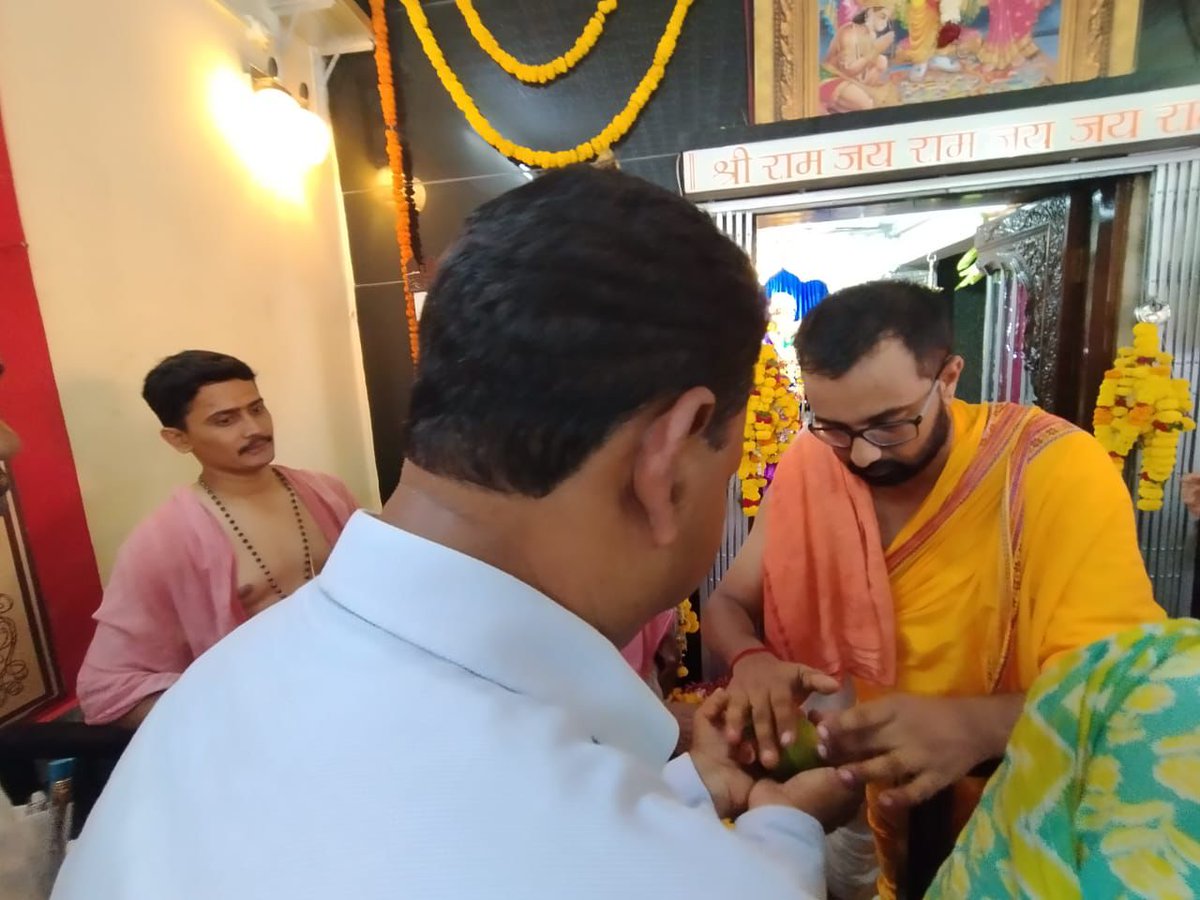 Our South Goa Loksabha Candidate @ViriatoFern prayed at Shree Ram Mandir, Margao on the auspcious occasion of Shree Ram Navami.