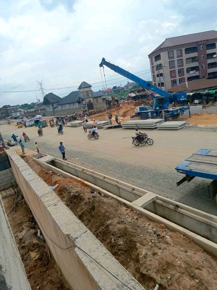 We are making serious progress in Abia.

Excerpts from the ongoing reconstruction of Portharcourt road. 

God bless Abia state.