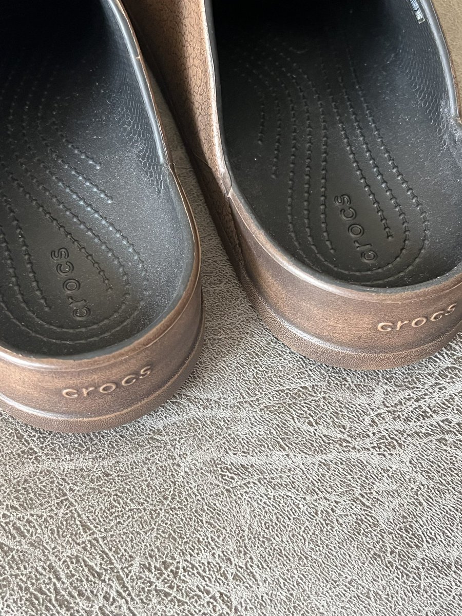 #crocs dylan clogs 790baht free shipping size39-40

#crocs #crocsthailand #ส่งต่อcrocs #crocsมือสอง #jibbitz #ส่งต่อรองเท้า #adidasthailand #nikethailand #รองเท้ามือสอง #รองเท้ามือสองของแท้