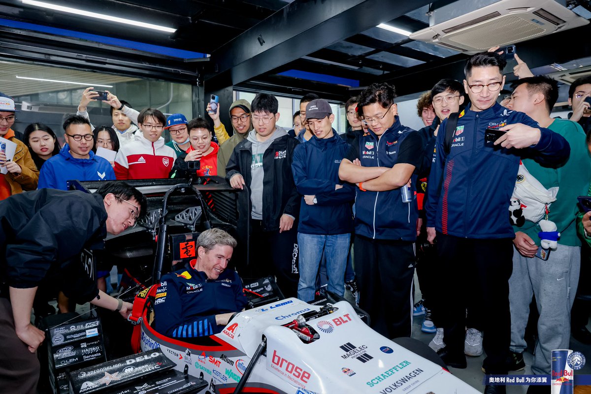 DianRacingtj's tweet photo. Thank you to Red Bull and the Red Bull Racing team for this opportunity. We wish Michael and the Red Bull Racing team continued success in this weekend's race in China.
#dianracing
#同济电车队
#TongjiUniversity
#RedBull
#ChineseGP
#giveyouwings https://t.co/ofu4IMSn8J