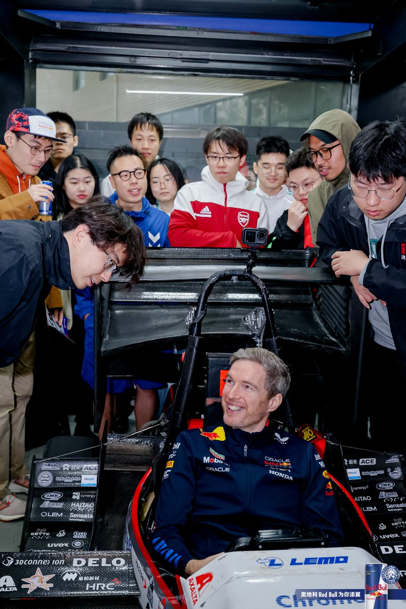 DianRacingtj's tweet photo. Thank you to Red Bull and the Red Bull Racing team for this opportunity. We wish Michael and the Red Bull Racing team continued success in this weekend's race in China.
#dianracing
#同济电车队
#TongjiUniversity
#RedBull
#ChineseGP
#giveyouwings https://t.co/ofu4IMSn8J