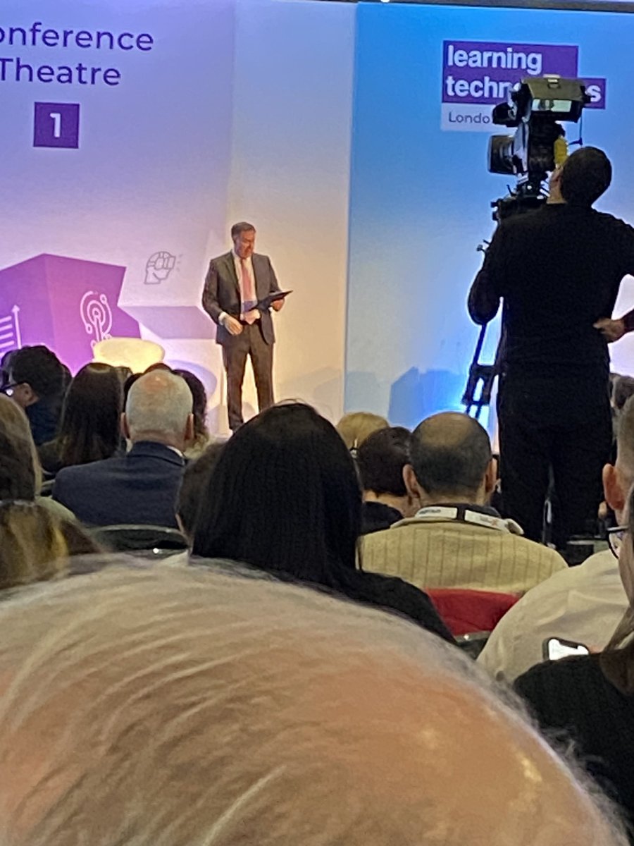 Happy 25th Anniversary <a href="/LearnTechUK/">Learning Technologies</a>  🎉🎉🍾

Great to see <a href="/DonaldHTaylor/">Donald H Taylor</a> kicking off @LT24UK