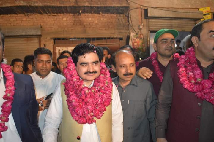 PTI candidate Mian Shahzad Farooq continues campaign for NA119 Lahore bypolls.