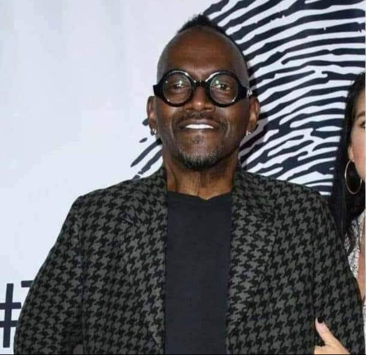 BilbiaOfissial's tweet image. O goucha foi ao méxico e adormeceu na praia