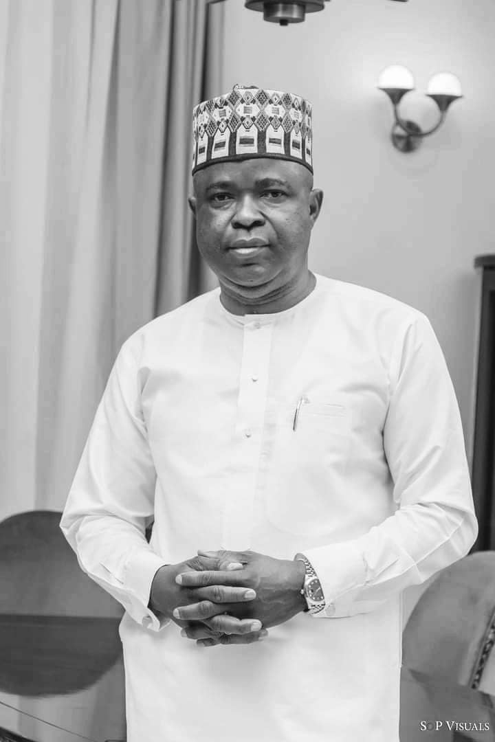 d_LegalEagle's tweet photo. I've just received heartbreaking news of the passing of Sen. Rafiu Ibrahim, a legislator, friend, and patriot.
As a prominent figure in Kwara South, he was known for his kindness, even towards those with differing political views like myself.
May his soul find eternal peace. https://t.co/r5TkGlVQJB