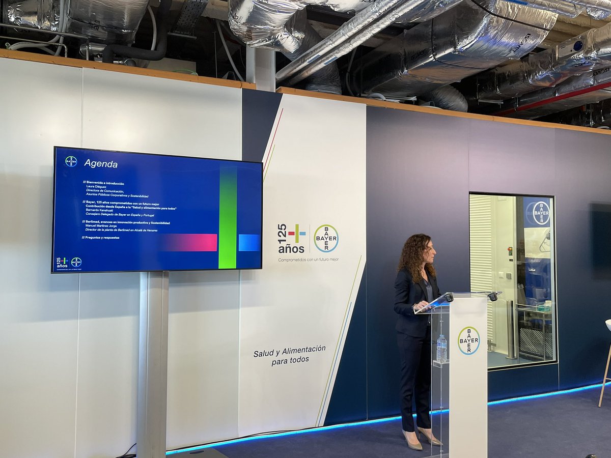 BayerEspana's tweet photo. Comienza la rueda de prensa de #DatosBayer2023. Da la bienvenida Laura Diéguez, directora de Comunicación, Asuntos Públicos Corporativos y Sostenibilidad de #Bayer. https://t.co/8dBWqVpZmX