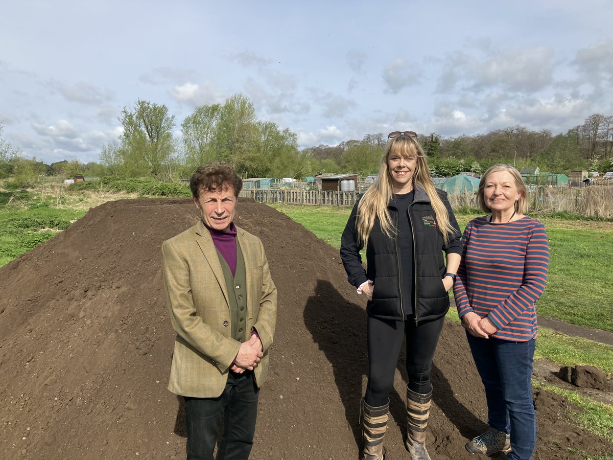 British Sugar TOPOSIL donates 20tn of HortLoam to Brandon Allotments. 

Read more here: bstopsoil.co.uk/media/news/pos…

#hortloam #britishsugartopsoil #BS3882:2015