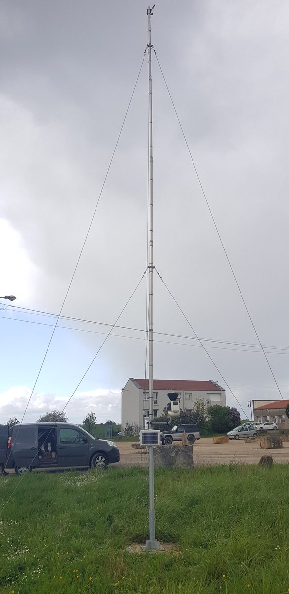 JeromeDreano's tweet photo. Séance de maintenances de stations #meteo @davisinst pour @meteoconcept dans le NE de la #France 👷♂️🚧🏗 Données collectées et ouvertes sur https://t.co/CPhVGYlA70 #meteodata https://t.co/CoIfIQKKF5