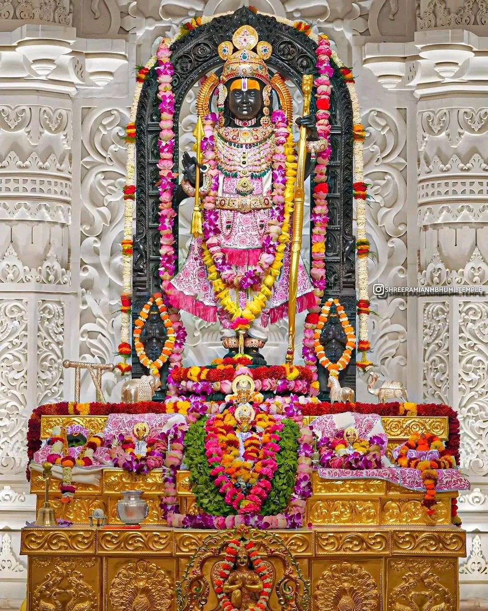 “राम नवमी के इस पावन पर्व पर, भगवान श्री राम आपके जीवन में सुख, शांति और समृद्धि लेकर आएं रामनवमी पर्व की आप सभी को हार्दिक शुभकामनाएं !
