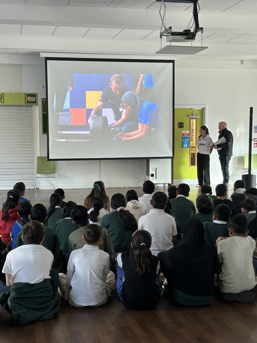 An inspiring start to our year 6 #careers day which this year is focused on jobs connected to the #motorsports industry 🏎️ A HUGE thank you to @eonenergyuk @Veloce_Racing @EnovationLtd 👏🏾 #learningopensdoors #learningchangeslives 💫