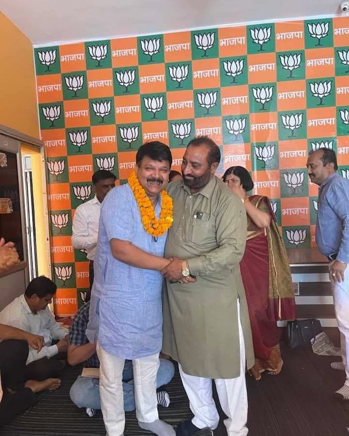 नारायणगढ़ मंडल प्रभारी नियुक्त होने के बाद आज नारायणगढ़ पहुंचने पर भाई <a href="/ashishtayal_/">Aashish Tayal</a> जी का ज़ोरदार स्वागत किया गया।
 जय हिंद जय भारत जय भाजपा।
#AbkiBar400Paar 
#PhirEkBaarModiSarkar 
<a href="/NayabSainiBJP/">Nayab Saini</a> 
<a href="/BantoKatariaBjp/">Banto Kataria (Modi Ka Parivar)</a> 
<a href="/aseemgoelbjp7/">Aseem Goel (Modi Ka Parivar)</a> 
<a href="/BJP4Haryana/">Haryana BJP</a>
