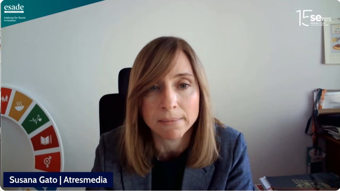Fundacion_SERES's tweet photo. @AnaSainzMartin @atresmediacom @esMONDRAGON @OxfamIntermon @Esade @ESADEisocial @albizuri_inigo @susanagatogarc @CompromisoAtres @Nbasterra @susanagatogarc, directora de Responsabilidad Corporativa de @atresmediacom y adjunta a la dirección de la @FundATRESMEDIA: "Impulsar la empleabilidad de las personas con #discapacidad en el sector audiovisual es uno de los compromisos de #Atresmedia". #CicloSERESEsade https://t.co/KPWOs7s4Mg