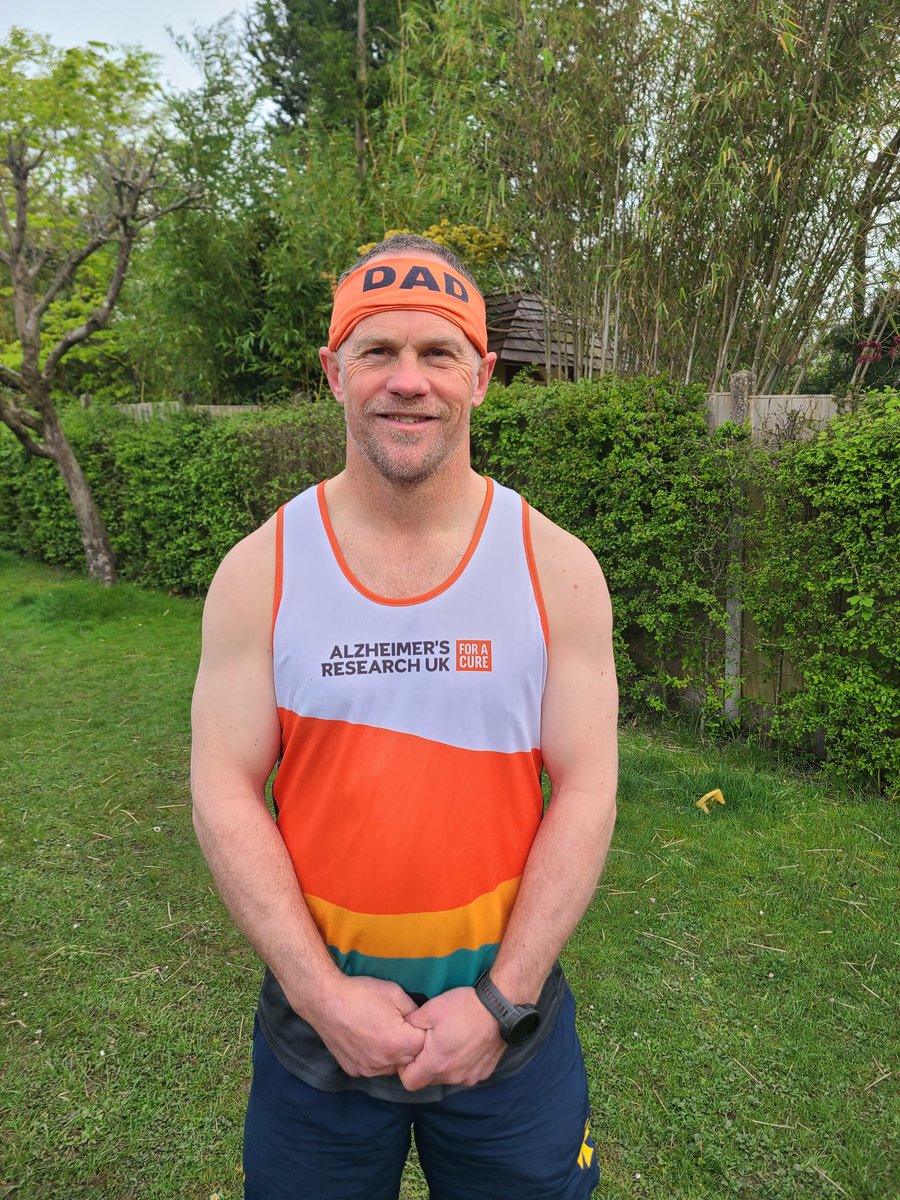 @KES_SportsDept wish Mr Wilson all the very best for his running of the @LondonMarathon on Sunday morning. If anyone would like to sponsor him and his siblings, who are raising money for @AlzResearchUK, then please use the link below: justgiving.com/page/wilsonsru… #KES