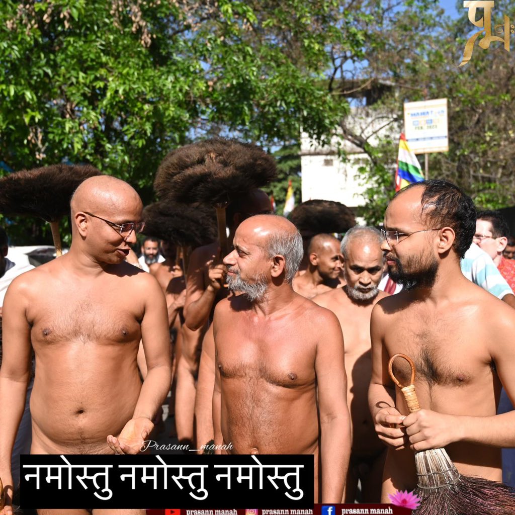 prasannmanah's tweet photo. प्रसन्न मनः मुनि श्री प्रणुत सागरजी एवं श्रमण मुनि श्री यत्न सागरजी ने आज अपने जीवन के साक्षात् तीर्थ,आचार्य भगवन 108 विशुद्ध सागरजी के चरणों की तीर्थ वंदना करते हुए✨🙏
Follow @prasannmanah
#pranutsagarji #garvsekahohumjainhai #prasann_manah #gurudev #vishudhsagarji https://t.co/JYC2ve8x6q