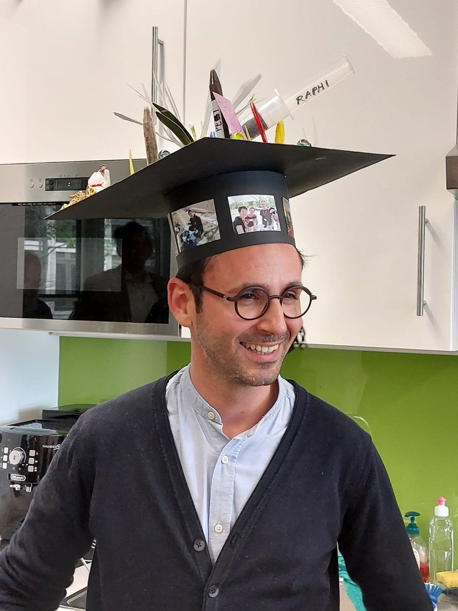 Finally, after 4 years and 16 days I finished my Dr. rer. nat. in #EnvironmentalSciences @univienna @VDSEE_univie I want to thank all the people who supported me and also made this beautiful hat @pamela_baur #geoecology #peatlands #peat