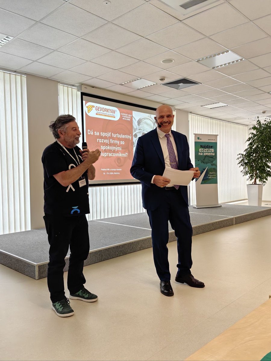 GEVORKYAN__'s tweet photo. Jedným zo speakrov na Festivale personalistov a rozvoja talentov organizovanom IPA Slovakia bol aj pán Artur Gevorkyan so zaujímavou témou "Dá sa spojiť turbulentný rozvoj firmy so spokojnými spolupracovníkmi?"
#GEVORKYAN #IPASlovakia #spokojnost #rozvojtalentov #talenty https://t.co/tEB6Fv8UYc