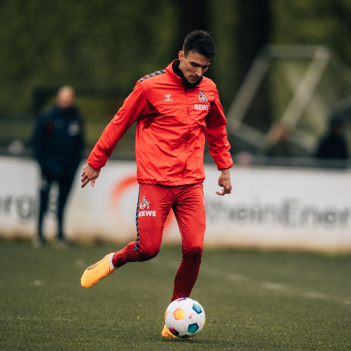 1. FC Köln tweet media