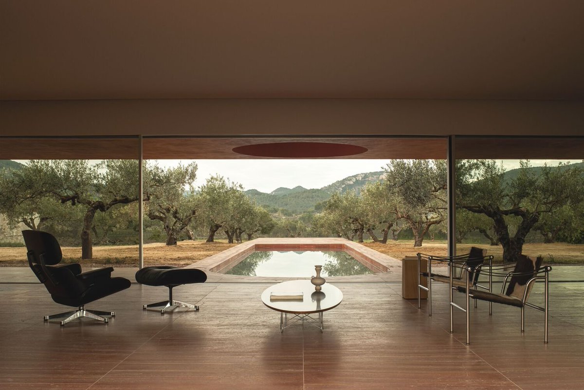 viewsfrance's tweet photo. Casa en los Olivos, par l'agence d'architecture Balzar Arquitectos.

À Quesa, en Espagne. (via @linear_magazine)