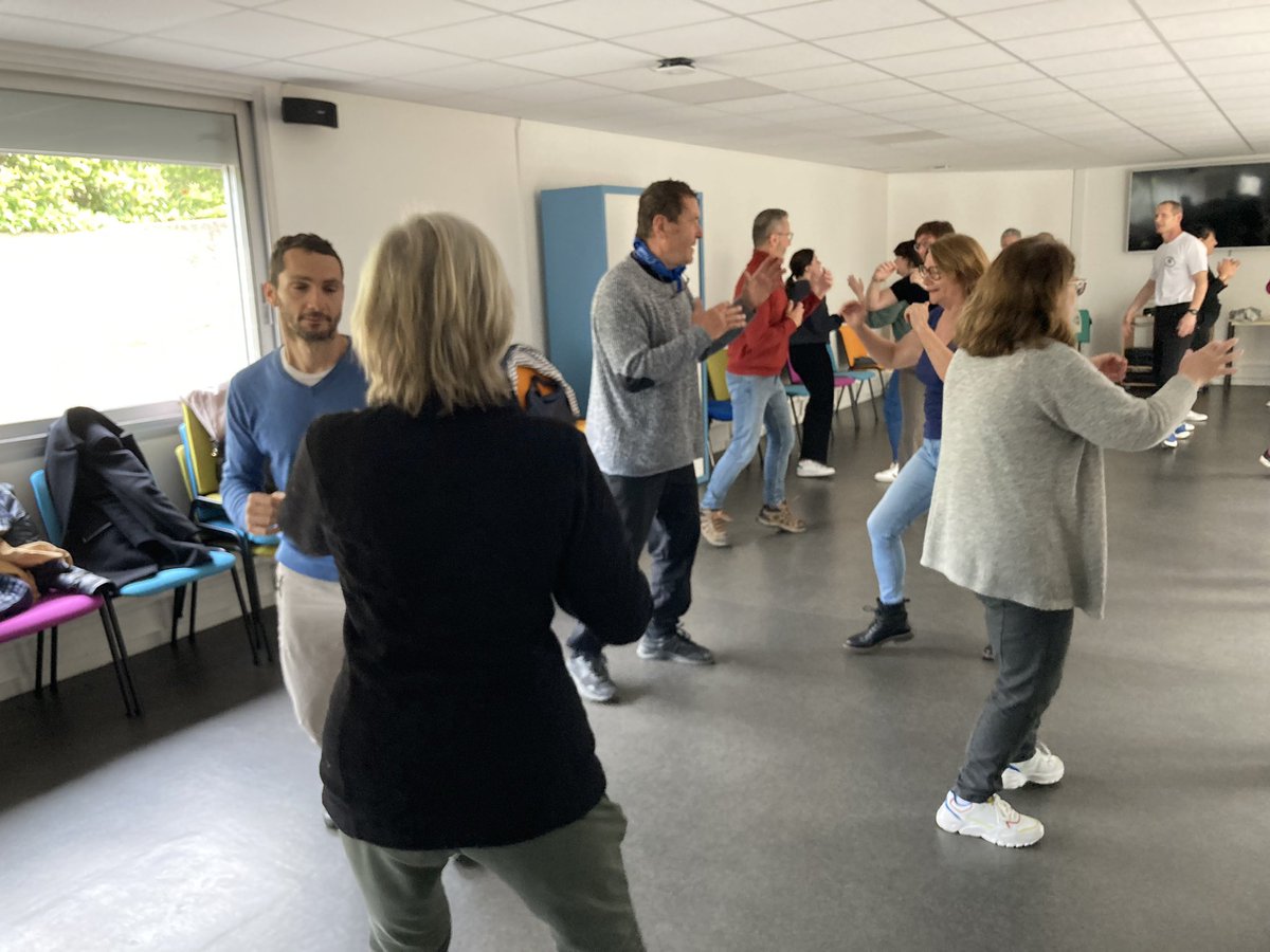 RabhaBenalla's tweet photo. Ce matin à Carcassonne la @MutOccitanie propose du #selfdefense pour les adhérents de la @MGEN_officiel avec initiation au #kravmaga #activitephysique #defense #seproteger. 22 personnes venues apprendre les gestes simples pour se #defendre en cas d’#agression https://t.co/RetiVEhFh3