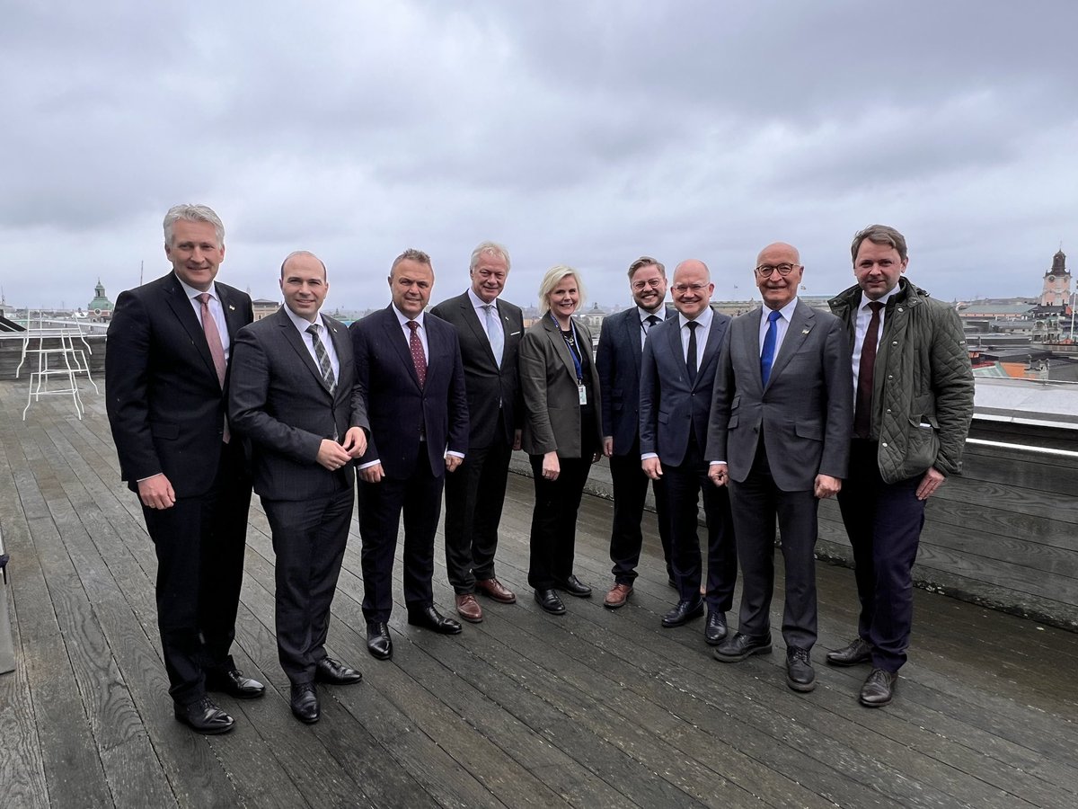 CSU im Bundestag (@csu_bt) on Twitter photo @AloisRainer, <a href="/Brehm_inNBGNord/">Sebastian Brehm MdB</a>, <a href="/Hansjoerg_Durz/">Hansjörg Durz</a>, Hans-Peter Friedrich, <a href="/DerLenzMdB/">Andreas Lenz</a>, Bernhard Loos & <a href="/Florian_Ossner/">Florian Oßner</a> waren zu Besuch in der Deutsch-Schwedischen Handelskammer & tauschten sich über Energie- & Wirtschaftsthemen aus. Danach folgte ein Gespräch mit Staatssekretärin @AloisRainer, <a href="/Brehm_inNBGNord/">Sebastian Brehm MdB</a>, <a href="/Hansjoerg_Durz/">Hansjörg Durz</a>, Hans-Peter Friedrich, <a href="/DerLenzMdB/">Andreas Lenz</a>, Bernhard Loos & <a href="/Florian_Ossner/">Florian Oßner</a> waren zu Besuch in der Deutsch-Schwedischen Handelskammer & tauschten sich über Energie- & Wirtschaftsthemen aus. Danach folgte ein Gespräch mit Staatssekretärin