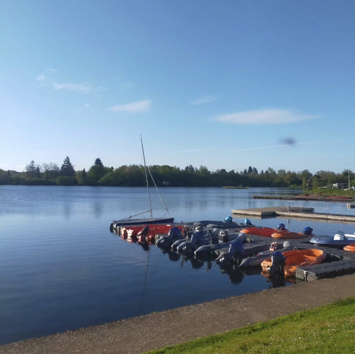 DurlstonSeniors's tweet photo. Our Year 3–8 children were excited to start their #sailinglessons at Spinnaker #SailingClub yesterday. The training and coaching provided will give our pupils the opportunity to work towards, and hopefully gain, the RYA Youth Level 1- 2. #newskills #buildingconfidence #sailing https://t.co/JyJWyOA0IA