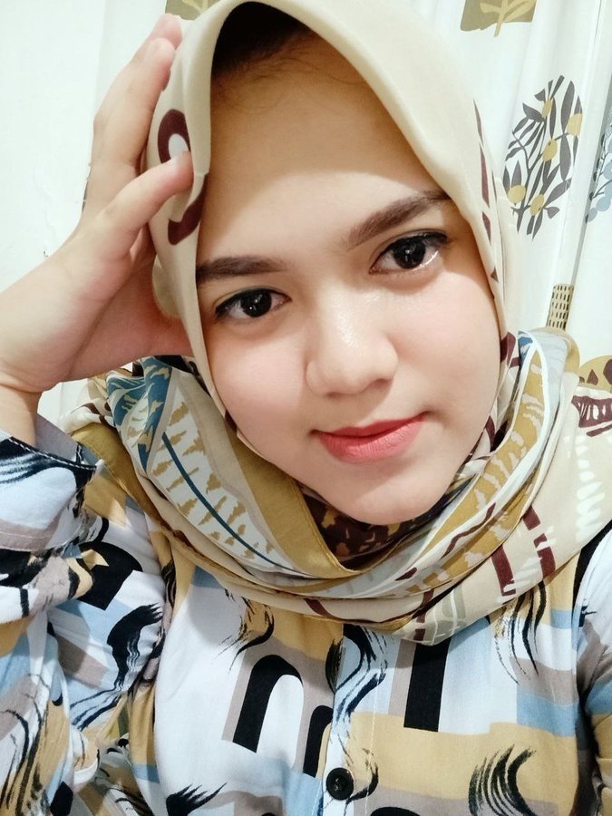 Ngewe yuk g usah buka jilbabnya