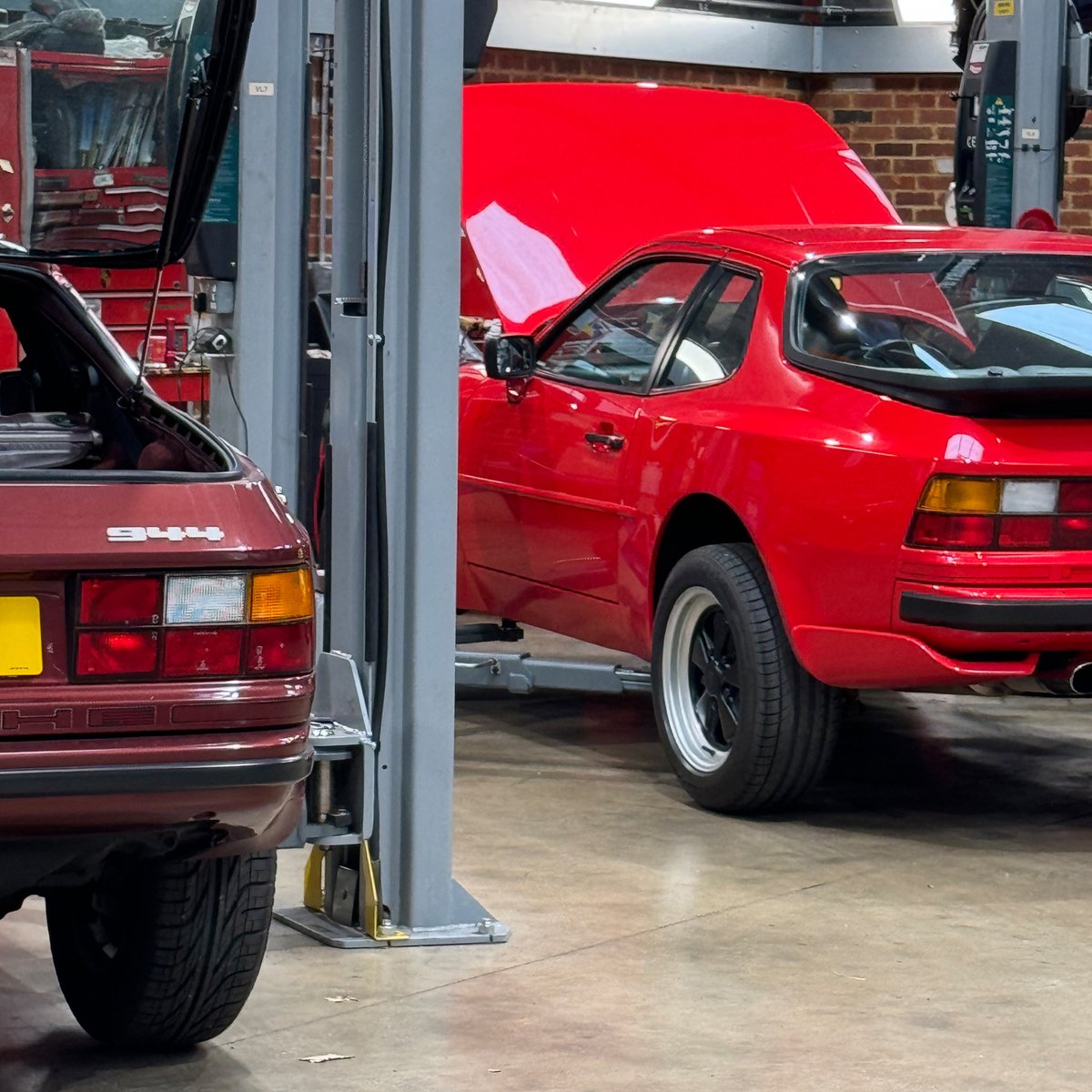 Autofarm's tweet photo. Nothing like a bit of diversity on our #ramps with these two stunning #transaxle #greats So what's your #favourite transaxle Porsche? https://t.co/p1cEGeF8rm