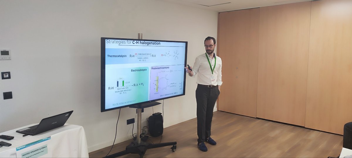 PalomaresEj's tweet photo. Prof. Nestor Guijarro follows up with the use of BiVO4 as photoelectron for catalysis and C-H activation #BalanceConference The Future of Hydrogen: Science, Applications and Energy Transition #H2Future @nanoGe_Conf in Ibiza, Spain! https://t.co/m3TryC03rC