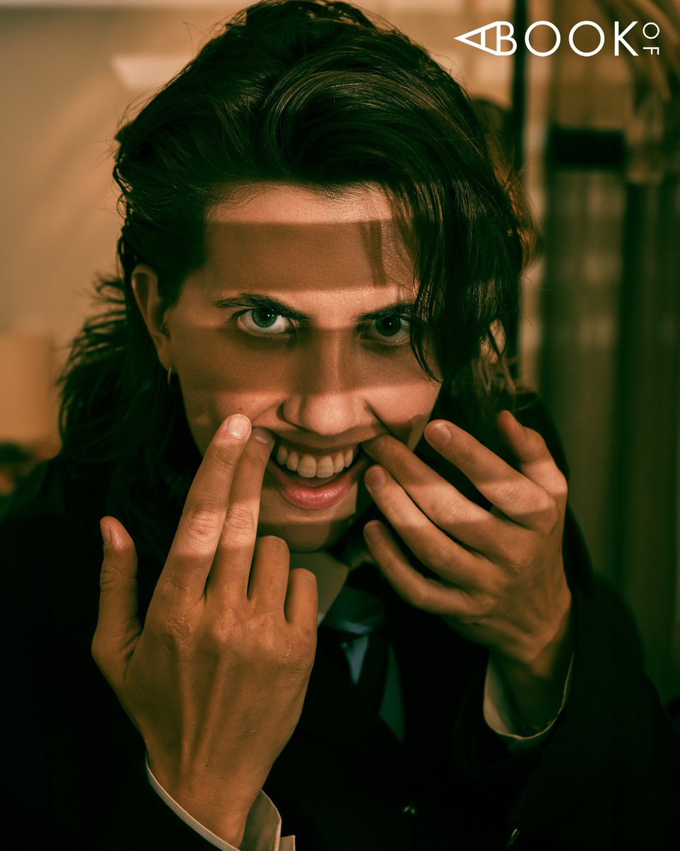 fridacholm's tweet photo. @GenderlessGapAd the person that they are. Loved this interview. Their way to explain and talk are so refreshing and They Always amaze me with their mind. And I LOVED the American Psycho themed photoshoot. Iconic!👏🏻🔥👑

https://t.co/jX3jjvSZvW

#erfightmaster https://t.co/SQtB45laSX