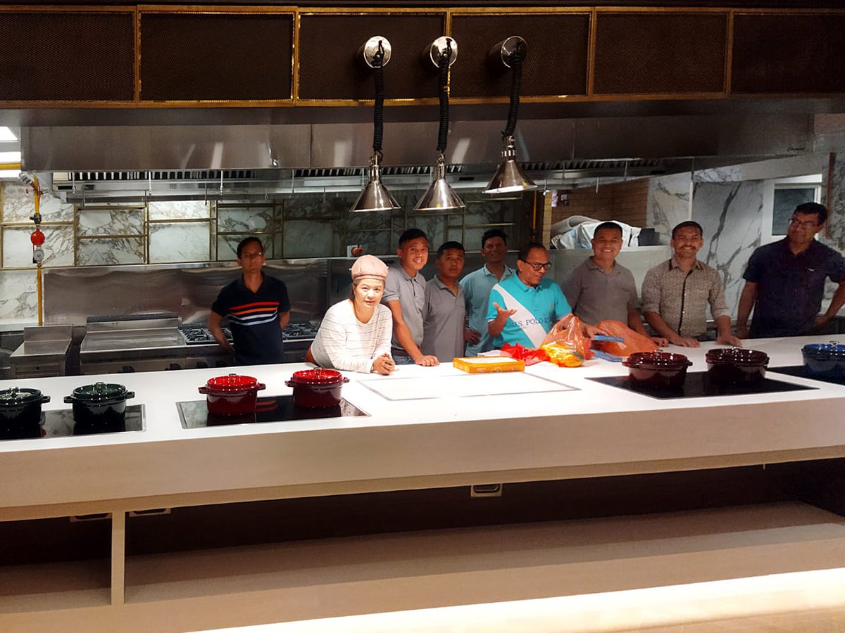 BertosEquipment's tweet photo. In #Nepal, a #Kathmandu, i nostri sistemi di cottura sono in funzione nel ristorante #Soi, presso l'hotel #DusitPrincess, in collaborazione con il partner Jacio Indicius. Un ringraziamento speciale ai nostri Area Manager Andrea Capodicasa e Simran Setia. #Bertos #ChefSolutions https://t.co/gNLVj6K66k