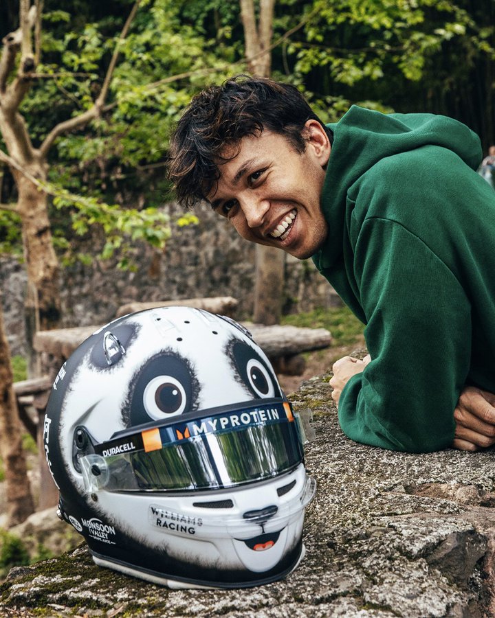 Alex Albon's Panda themed Helmet design for the #ChineseGP #F1

#Formula1 #F1 #ChineseGP #AlexAlbon #Williams