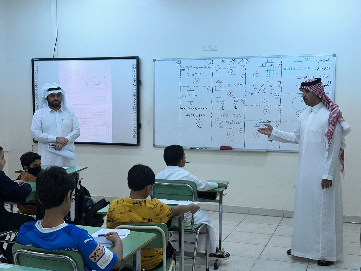 manaraschool's tweet photo. جانب من جهود المدرسة للاستعداد وتهيئة الطلاب للاختبارات الوطنية نافس في مادة الرياضيات للصف السادس الابتدائي

مدير المدرسة / احمد داحش العمري
#نافس 
@moe_tbk
@mohelshref
@alkuair
@moe_gov_sa https://t.co/qzSVYateCA