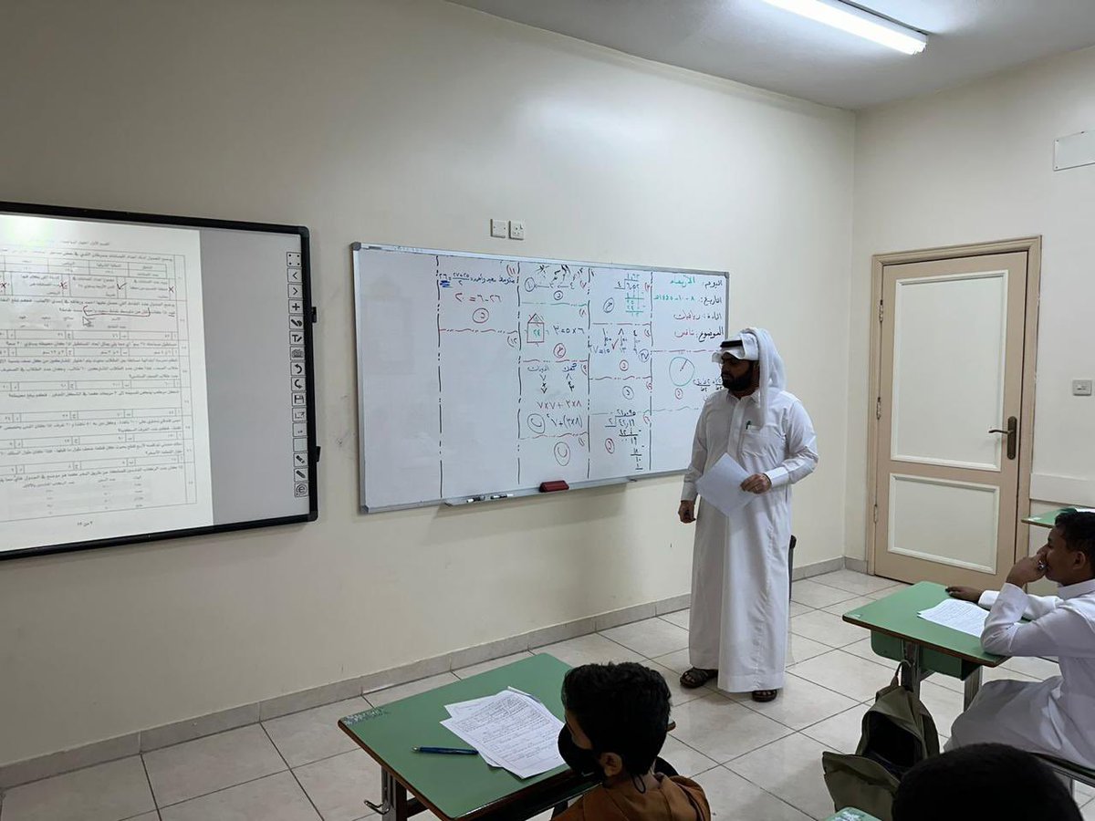 manaraschool's tweet photo. جانب من جهود المدرسة للاستعداد وتهيئة الطلاب للاختبارات الوطنية نافس في مادة الرياضيات للصف السادس الابتدائي

مدير المدرسة / احمد داحش العمري
#نافس 
@moe_tbk
@mohelshref
@alkuair
@moe_gov_sa https://t.co/qzSVYateCA