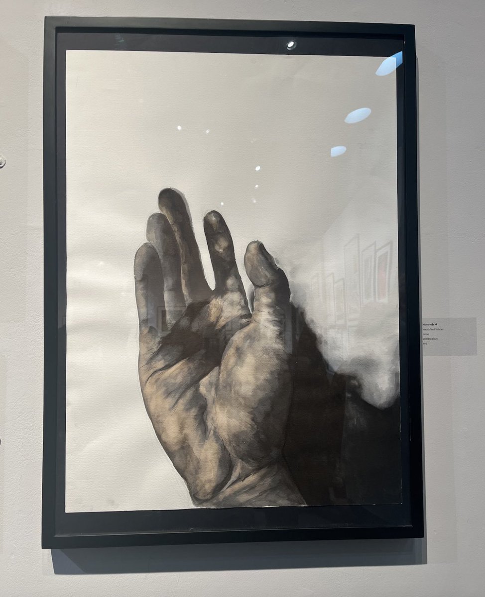 HeathfieldAscot's tweet photo. We’ve had some huge student successes! Our student Sophia, became the ‘Southern Region U14 Girls Trampoline Champion’ and has been selected to compete at the British finals. Alongside this, our student Hannah, went to visit the Mall Galleries where her painting was displayed.👏 https://t.co/QcjK2jAVVE