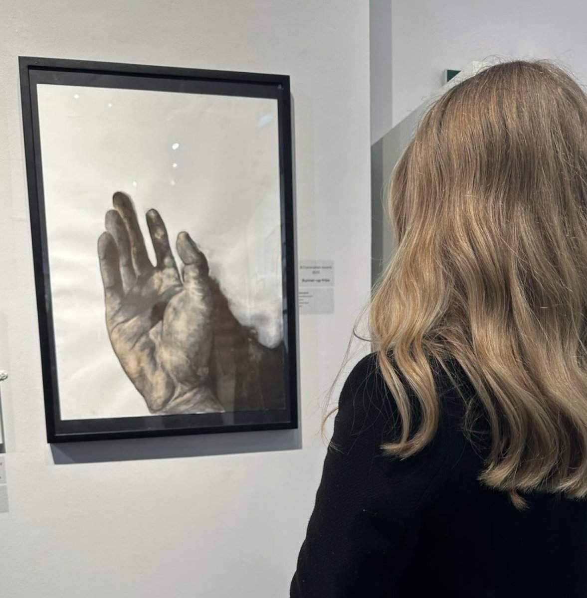 HeathfieldAscot's tweet photo. We’ve had some huge student successes! Our student Sophia, became the ‘Southern Region U14 Girls Trampoline Champion’ and has been selected to compete at the British finals. Alongside this, our student Hannah, went to visit the Mall Galleries where her painting was displayed.👏 https://t.co/QcjK2jAVVE