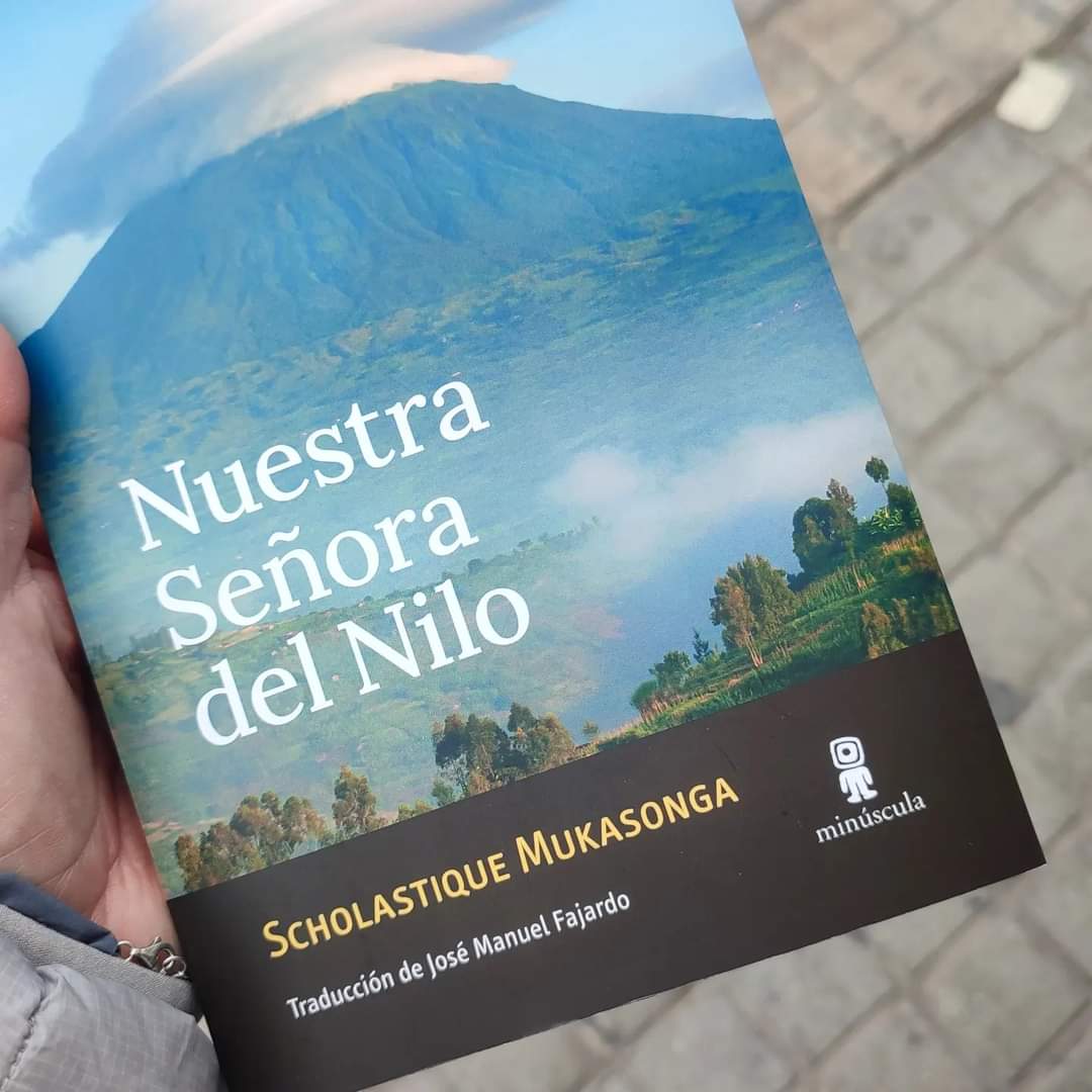 Y hoy me regalan este de Scholastique Mukasonga, ruandesa tutsi 🇷🇼... el preludio de un #genocidio...  📕💓 #Leer #Lectura #Libros
<a href="/LPrimado/">Libreria Primado</a>